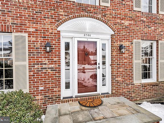 3rd image of 3744 Mayfield Ln