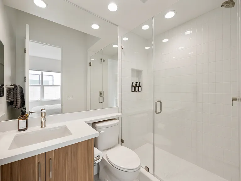 Suite 2 Bathroom