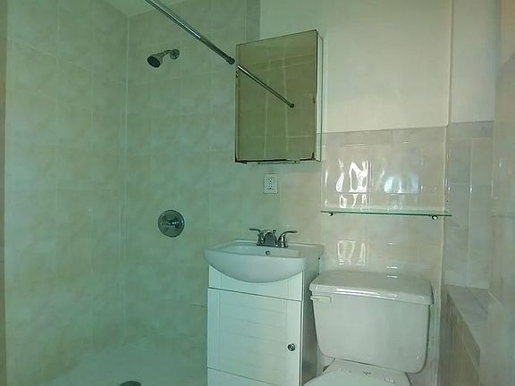 5th image of 425 E 114th St APT 4FE