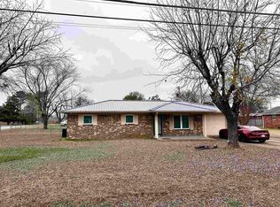 1009 Eastman Ave, Tuscumbia, AL 35674