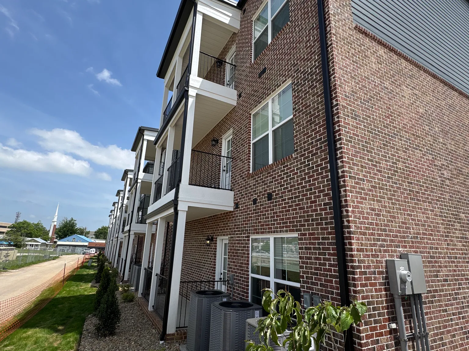 2 bed, 1350 sqft, $1,450 — Photo 2
