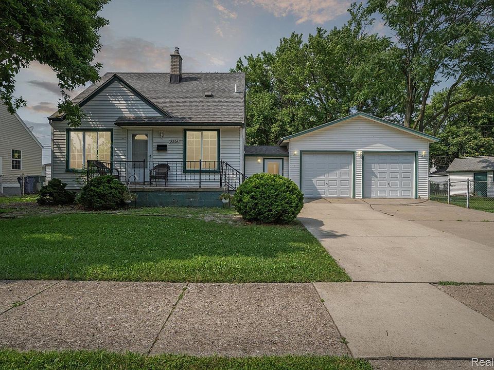 1st image of 2226 Calvin Ave