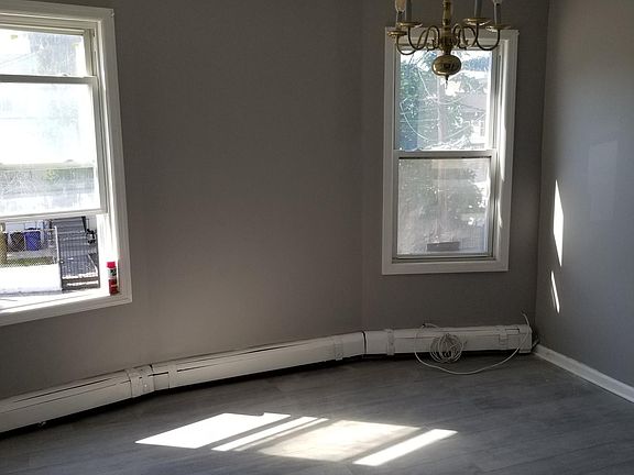 4th image of 207 S 11th St Floor 2