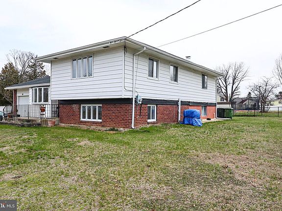 3rd image of 237 Capital Dr