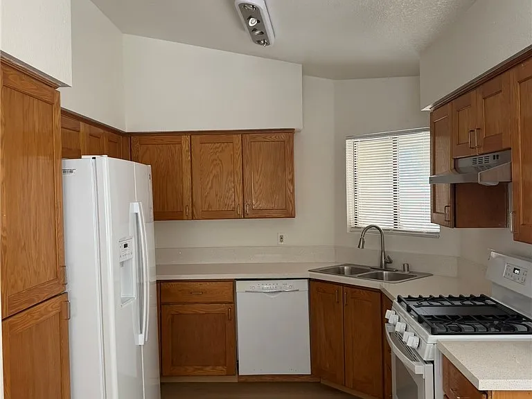 2324 Chapman Hill Dr — Photo 6