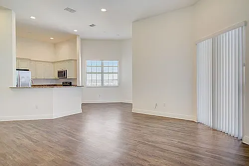 Aberdeen - Spacious open concept living area