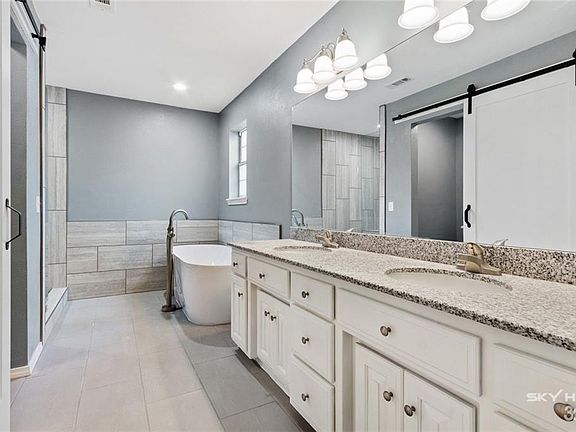 5th image of 6036 Walden St
