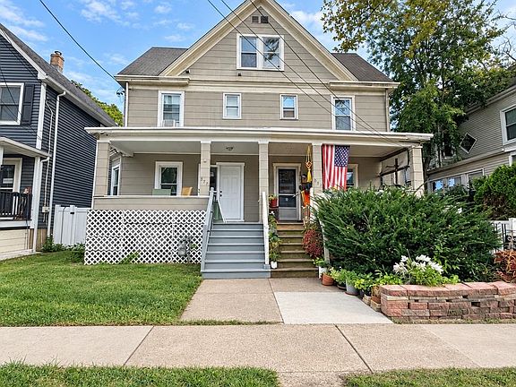 2nd image of 877 Jaques Ave
