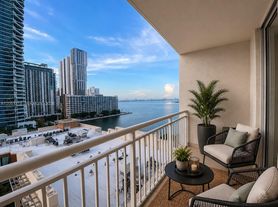 2000 N Bayshore Dr