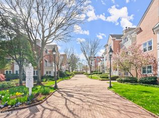 51 Forest Ave APT 1, Greenwich, CT 06870