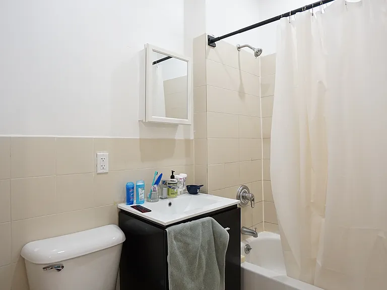 818 Marcy Ave #1A — Photo 5