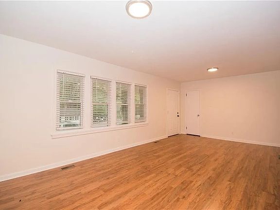 3rd image of 211 Scott Dr SE