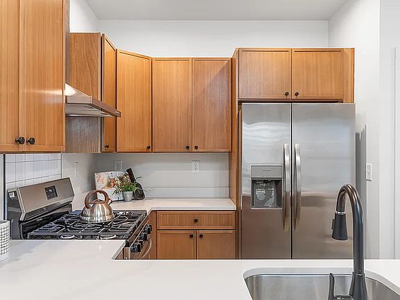 3rd image of 5810 Knight St