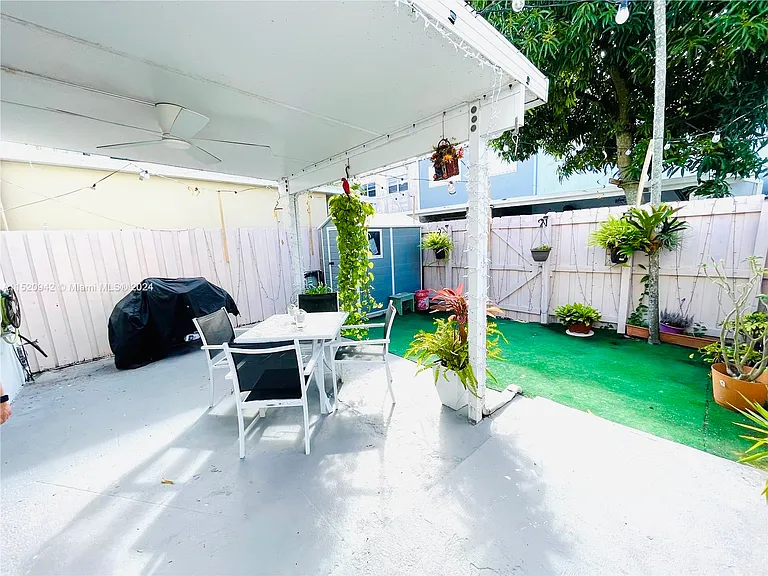 W 2nd Way — Photo 8