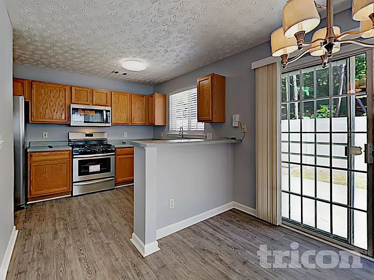 1202 W Oaks Way — Photo 7