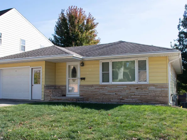 631 W 17th St, Carroll, IA 51401