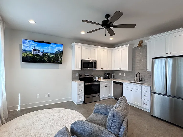 Highland Oaks Ln — Photo 13