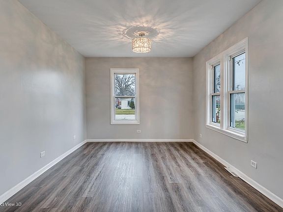 3rd image of 10048 S Merton Ave