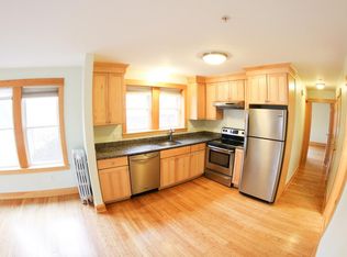 274 Park Ave APT 5, Peaks Island, ME 04108