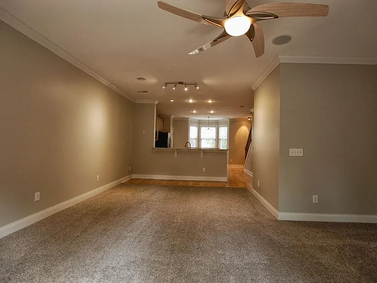 921 Sharkey Ln — Photo 13