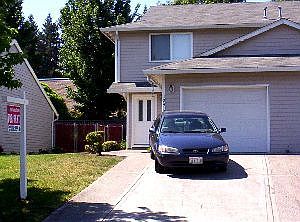 1st image of 124B NE Juniper Ave