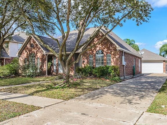 2nd image of 4702 Broadmoor Dr