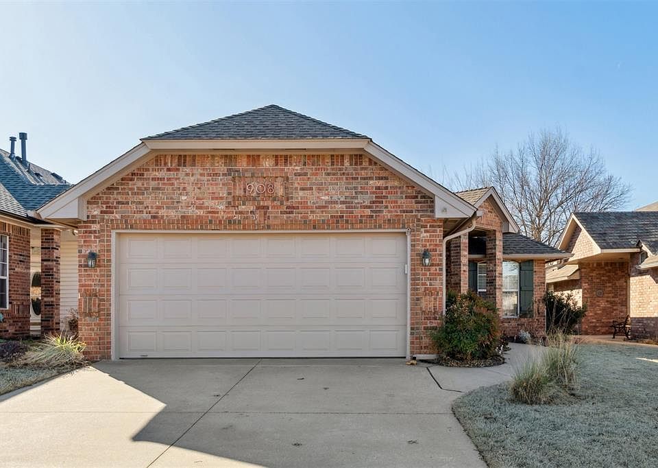 1st image of 908 Heather Glen Dr