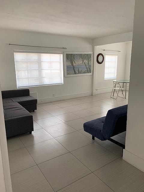 1st image of 940 8th St #7