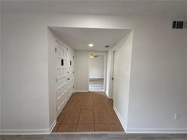 903 E Saint Bernard Hwy — Photo 2