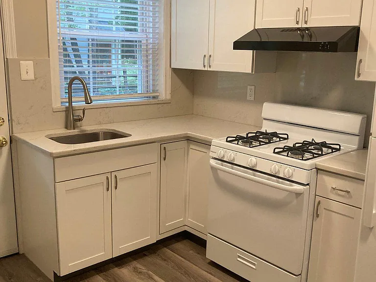 200 Elmwood Ave #1 — Photo 3