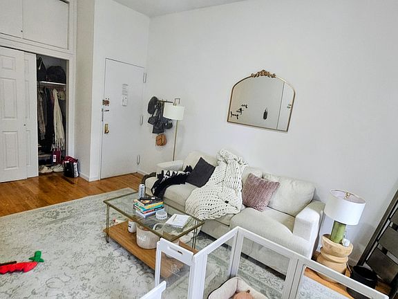5th image of 1492 1st Ave APT 4N