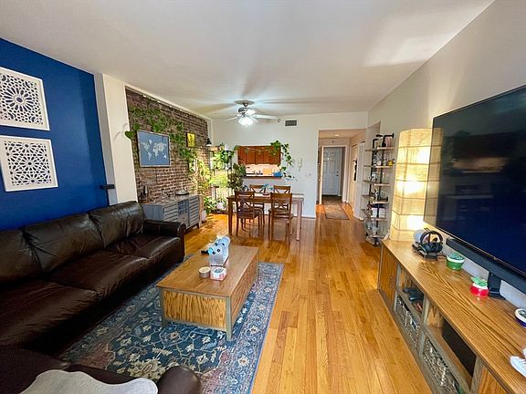 4th image of 315 Rantoul St APT 406