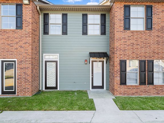 2nd image of 1711 Mignonette Ln Suite 3B