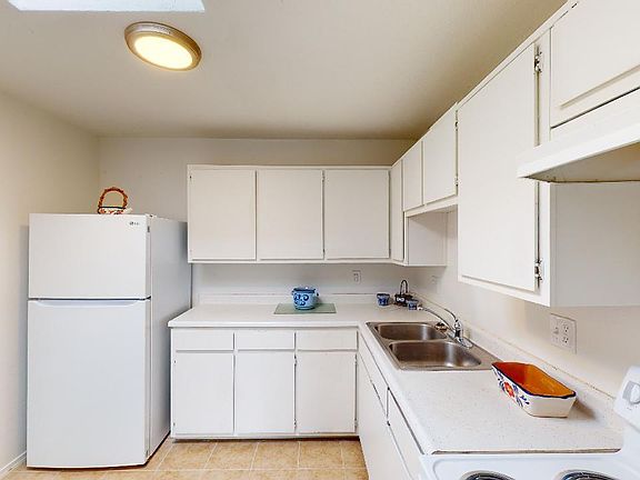 5th image of 1039 Sage St #2B-1Ba
