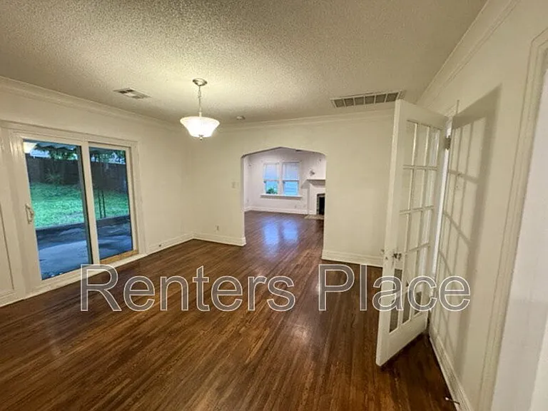 2233 N Denver Blvd — Photo 13