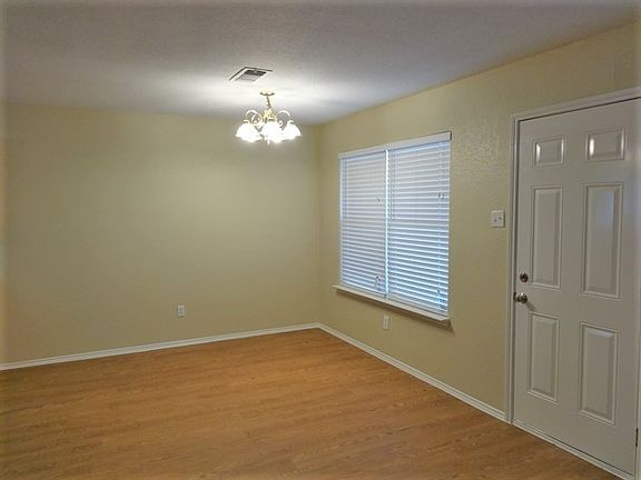 5th image of 617 Douglas Dr