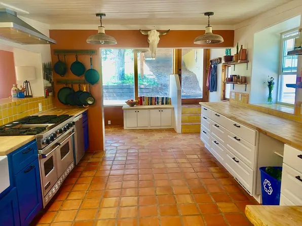 385 County Road 73, Chamisal, NM 87521