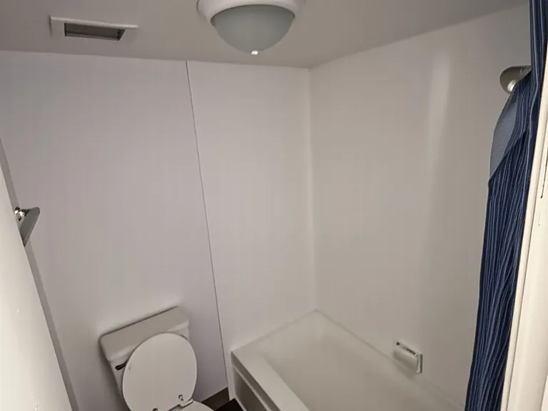 Madeira Flats- Utilities Included! — Photo 11