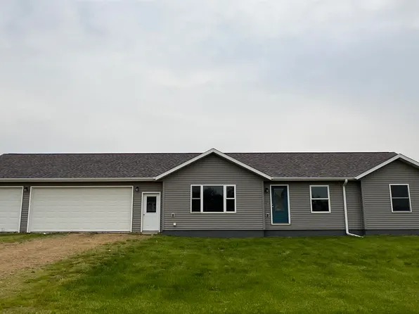107 Langreck Ln, Lawler, IA 52154