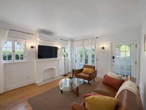 4th image of 1118 10th St #11181