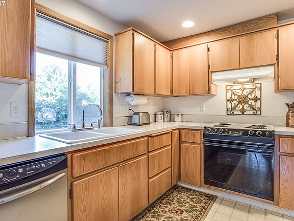 2nd image of 5110 NE 142nd Ave
