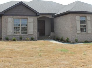 607 Running Creek Dr, Austin, AR 72007