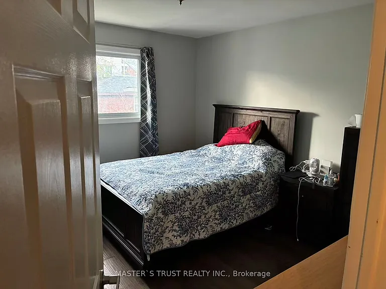 32 Gale Cres — Photo 15