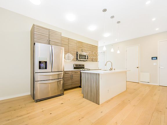 2nd image of 949 Fell St APT 6