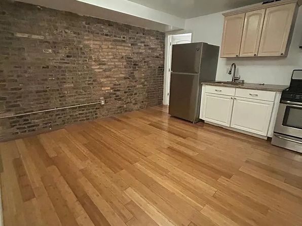 164 University Ave #6D