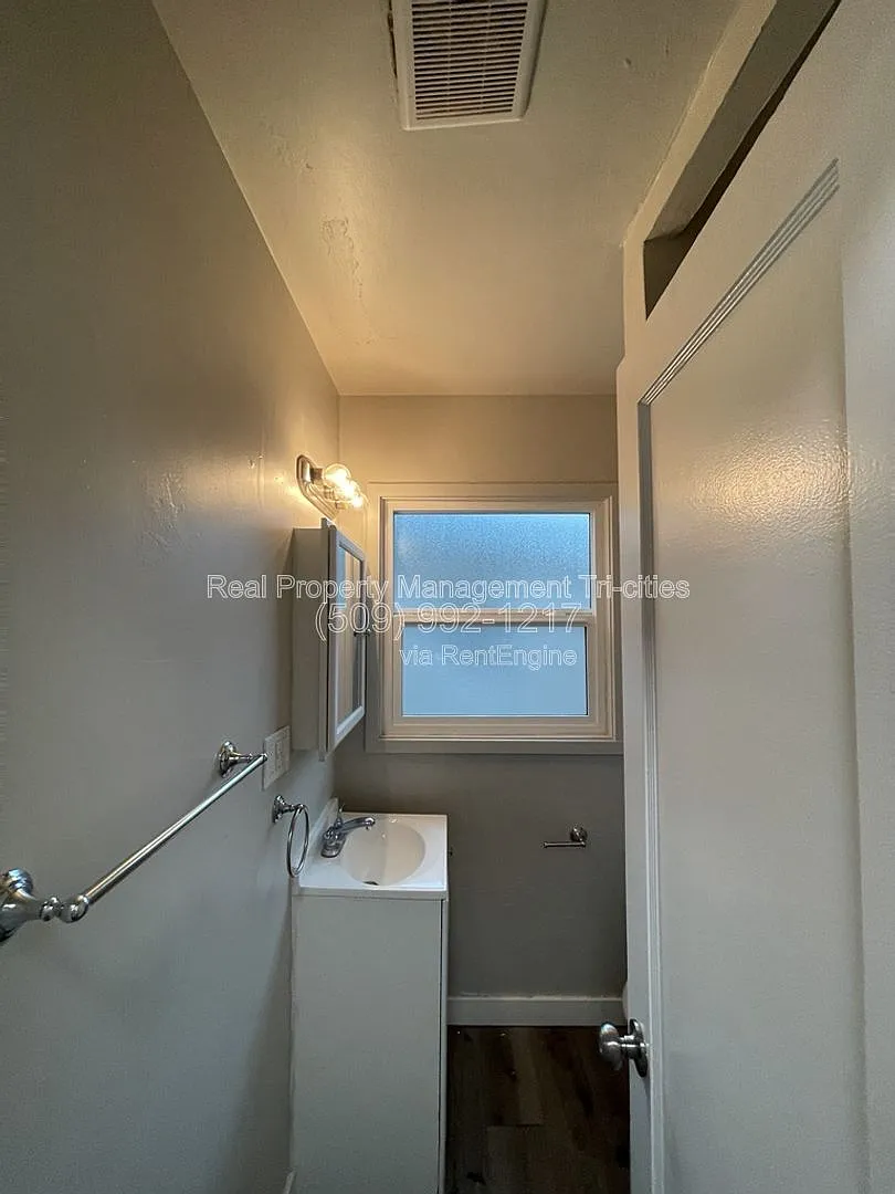 1307 W Shoshone St Unit C photo 1