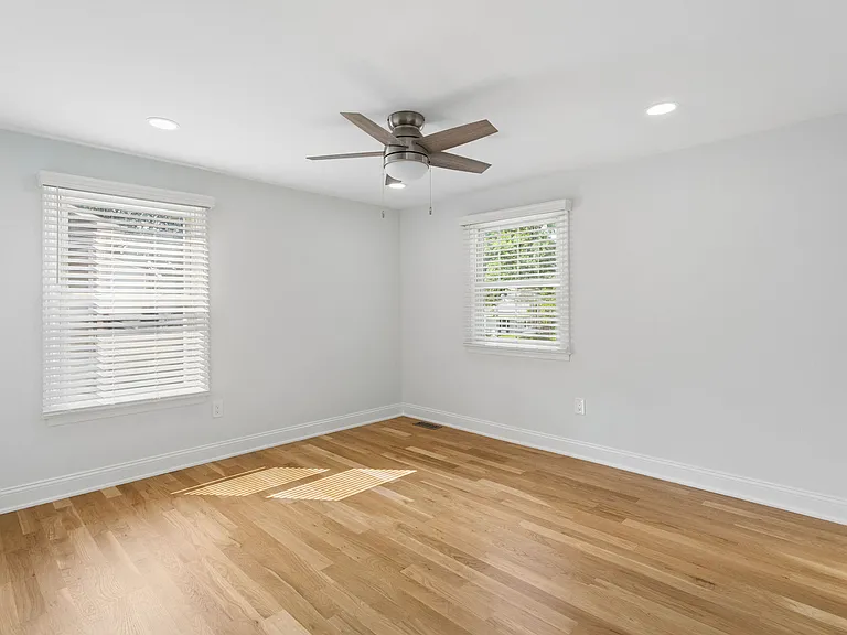306 Candlewood Ln — Photo 19