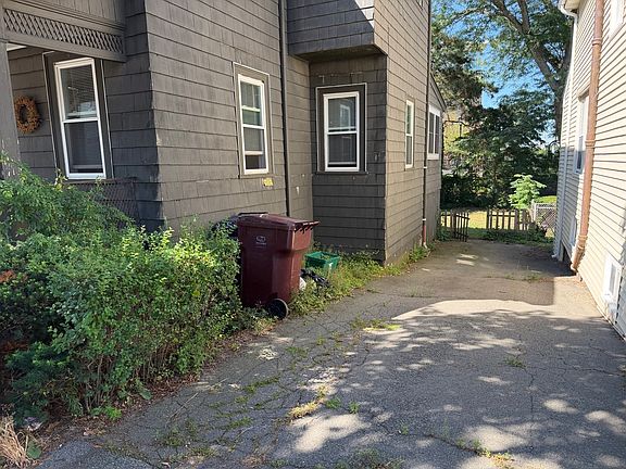 3rd image of 143 Bell Rock St