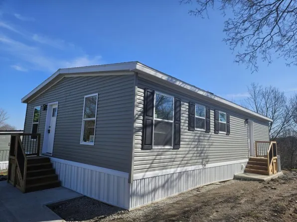 55 Parkview Dr, Avon, NY 14414