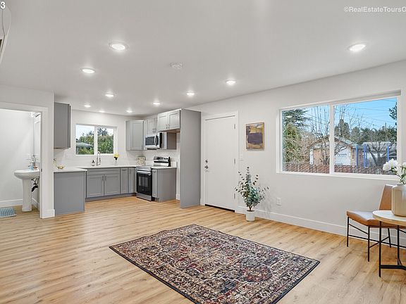 2nd image of 16324 SE Salmon St #B